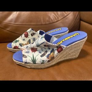 Loud Mouth sandals with insect fabric